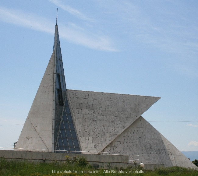 RIJEKA > moderne Kirche