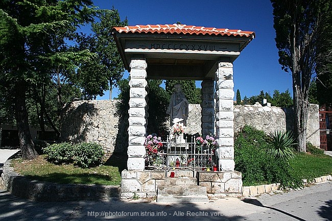 CRIKVENICA > Denkmal mit römischem Rechenfehler