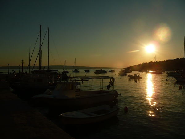 NOVI VINODOLSKI>Abendstimmung am Hafen