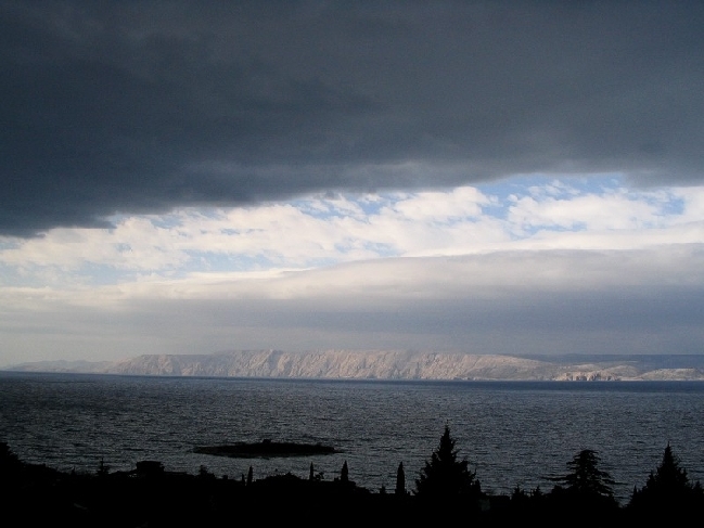 NOVI VINODOLSKI > Ausblick zur Otok Krk - Gewitter