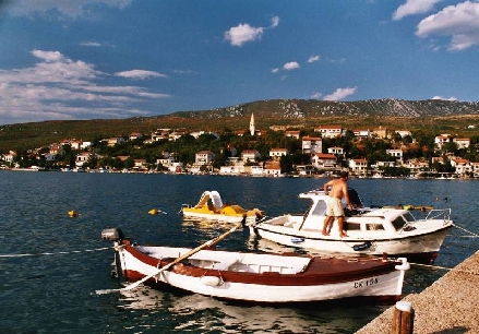 JADRANOVO > Panorama - Bucht mit Booten