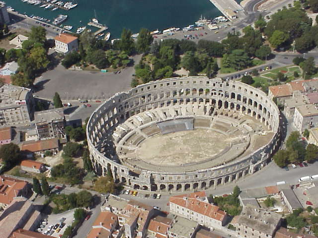 PULA > Amphitheater