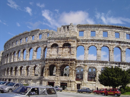 PULA > Altstadt > Amphitheater