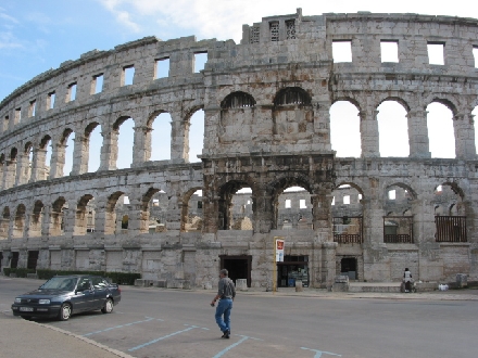 PULA > Altstadt > Amphitheater