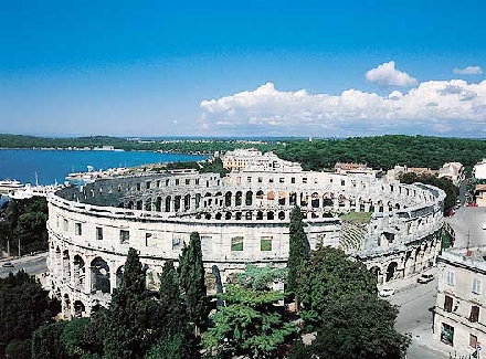 PULA > Altstadt > Amphitheater