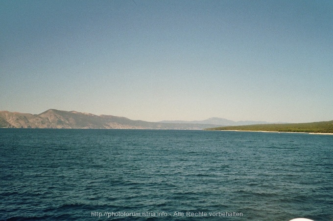 Otok Cres > Fähre Krk - Cres > Blick auf Cres, Krk und Ucka