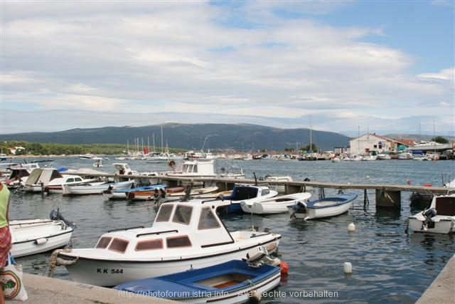 KRK > Boote im Hafen