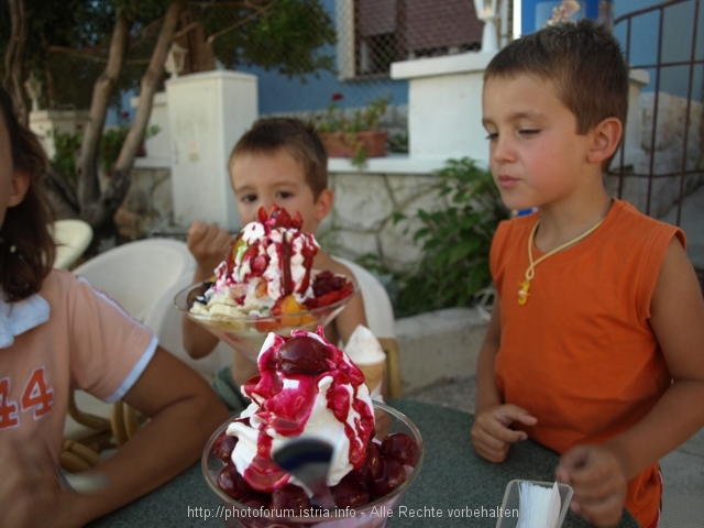 Eis vom Eissalon Aida in Baska