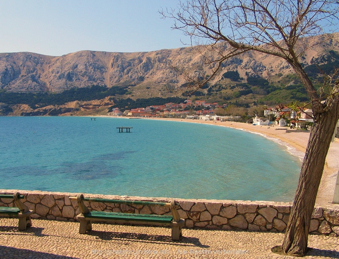 Baska > Blick auf den Strand von Baska