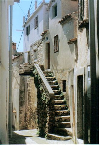 Stufen und Stiegen in Baska 5