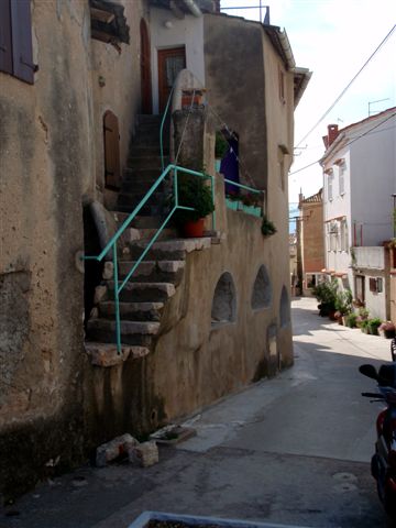 Stufen und Stiegen in Baska 8