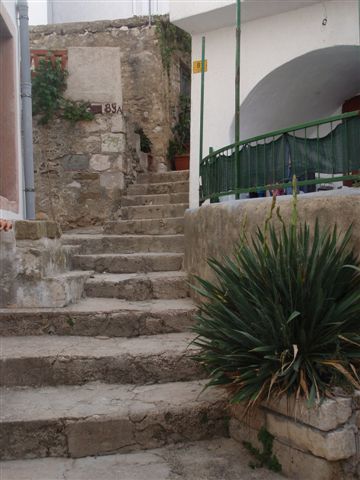 Stufen und Stiegen in Baska 10