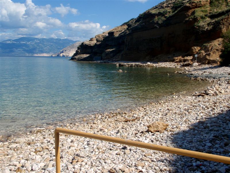 Hundestrand in Baska 3