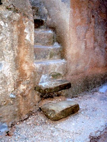 Stiegen und Stufen in Baska 8