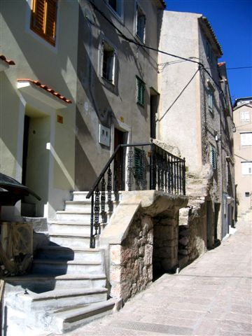 Stufen und Stiegen in Baska 3