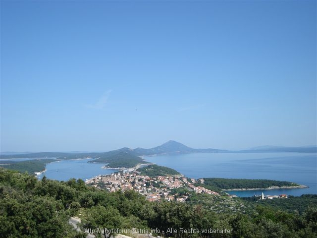 Blick auf Mali Losinj und Televerin im Hintergrund