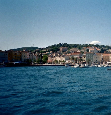 Otok LOSINJ > Mali Losinj > Hafen vom Schiff aus gesehen