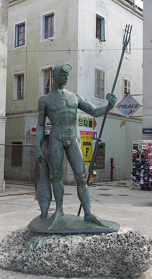 Otok LOSINJ > MALI LOSINJ > Taucherstatue