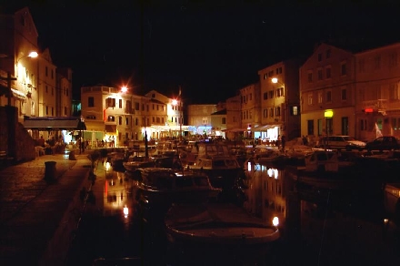 Otok Losinj > Veli Losinj > Hafen  bei Nacht