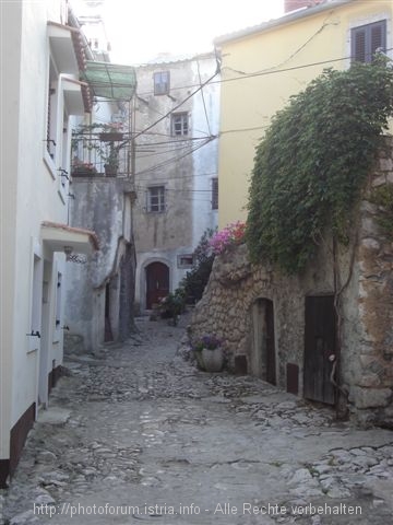 VRBNIK > Gasse > In den Gassen von Vrbnik