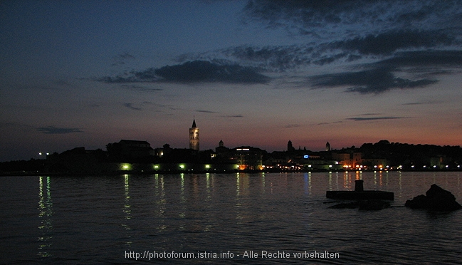 Stadt Rab > bei Nacht