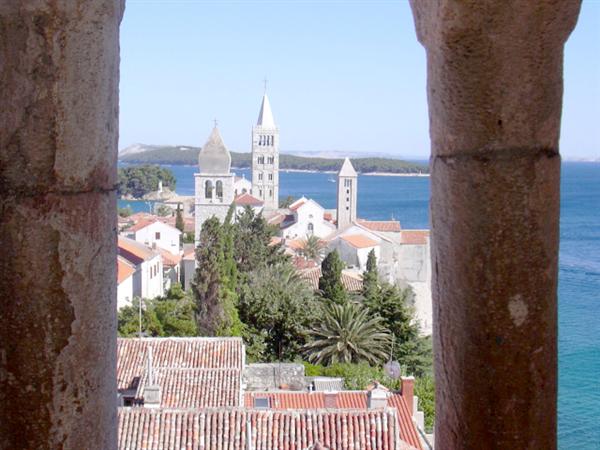 RAB > Kirche und Kloster Ivana Evandelista > Glockenturm > Ausblick