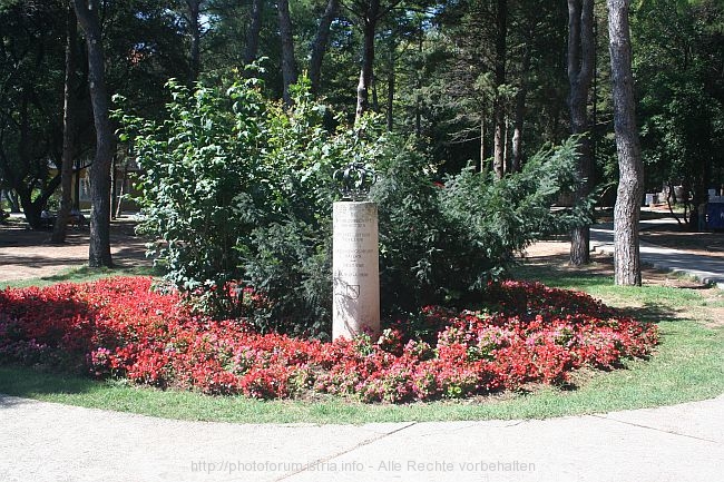 RAB > Park Komrcar > Denkmal Partnerstadt