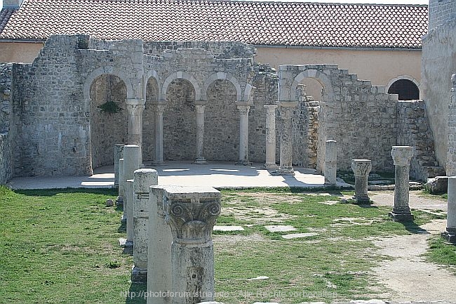 RAB > Kirche und Kloster Ivana Evandelista > Klosterkirche > Reste