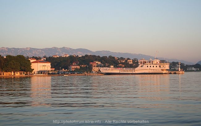 LOPAR > Bucht Lopar > Fähranleger > Fähre Krcanka