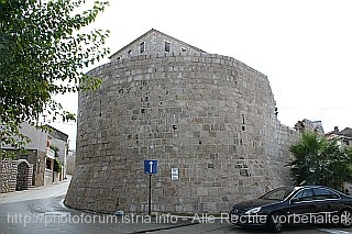 PAG > Stadtmauer > Turm Skrivanat