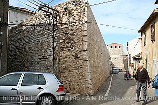 PAG > Stadtmauer > Turm Skrivanat