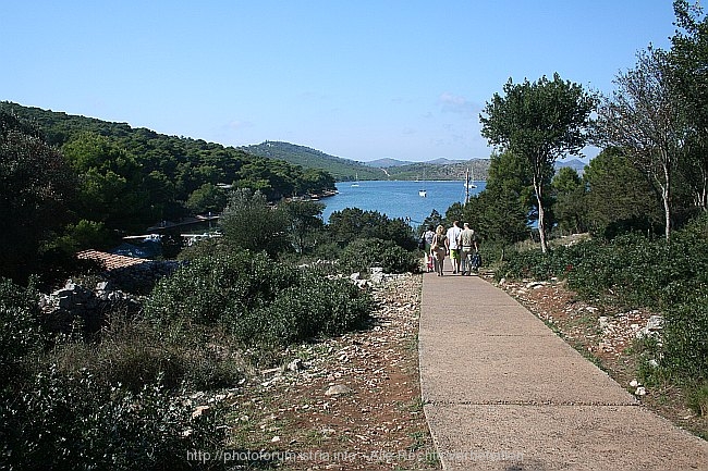 NATURPARK TELASCICA > Weg zum Salzsee