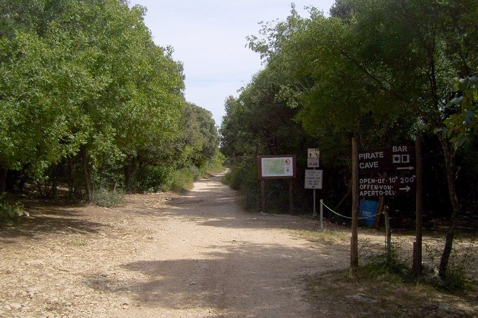 VRSAR > Wanderung zum Limski Kanal 06 > Abzweigung zur Grotte