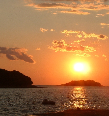 FUNTANA > Blick von Valkanela auf eine gigantomanischen Sonnenuntergang