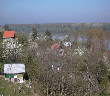 AJLMAS > Blick auf die Donau bei Ajlmas