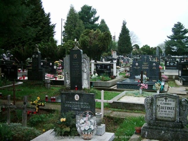 JARMINA > Friedhof