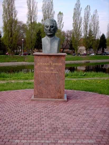 VINKOVCI > Denkmal Franjo Tudman am Bosut
