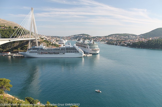 KREUZFAHRTSCHIFFE im Hafen gruz von Dubrovnik