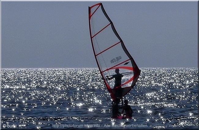 SURFEN > Surfer vor Porec-Spadici