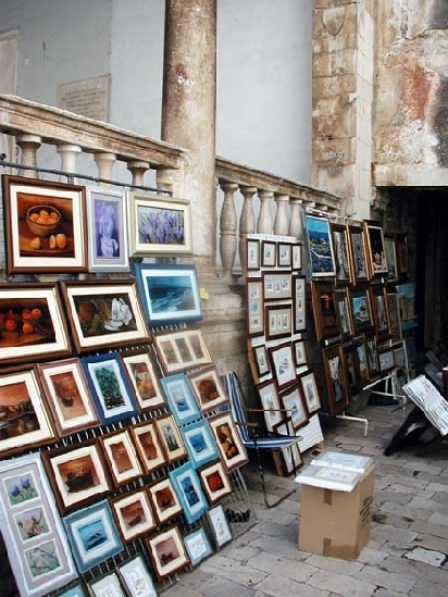 KUNST > TROGIR > Altstadt > Stadtloggia - Künstlerstand