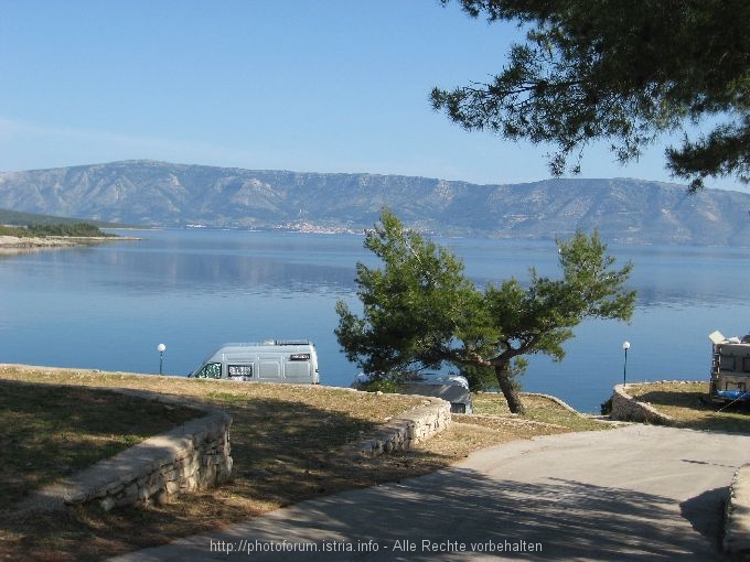 VRBOSKA > Autocamp und Stadt 7