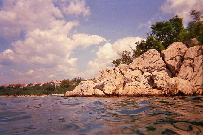 Otok KRK > Omisalj > Aus Tauchersicht: Strandblick Omisalj