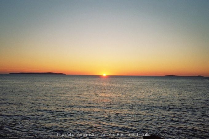 Sonnenuntergang zwischen Susak und Male Srakane