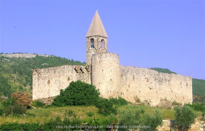 HRASTOVLJE > Kirche