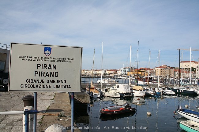 PIRAN > Hafen Luka Piran > Zoll