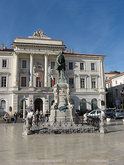 PIRAN > Platz Tartini > Denkmal Tartini