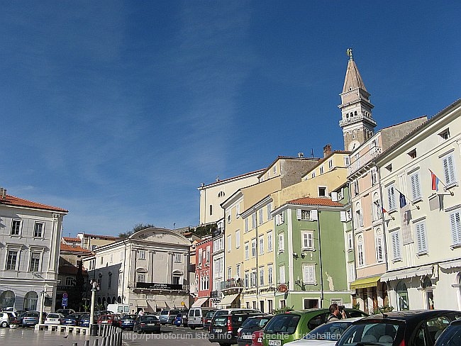 PIRAN > Platz Tartini > Prunkvolle Gebäude