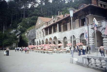 POSTOJNA > Adelsberger Grotten - Postojnska jama > Eingangsgebäude