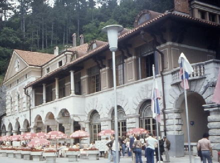 POSTOJNA > Adelsberger Grotten - Postojnska jama > Eingangsgebäude