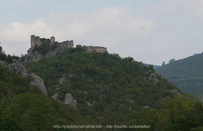 OPATIJA (Istrien) > Kastell Pietrapelosa > Bösartige Stadt